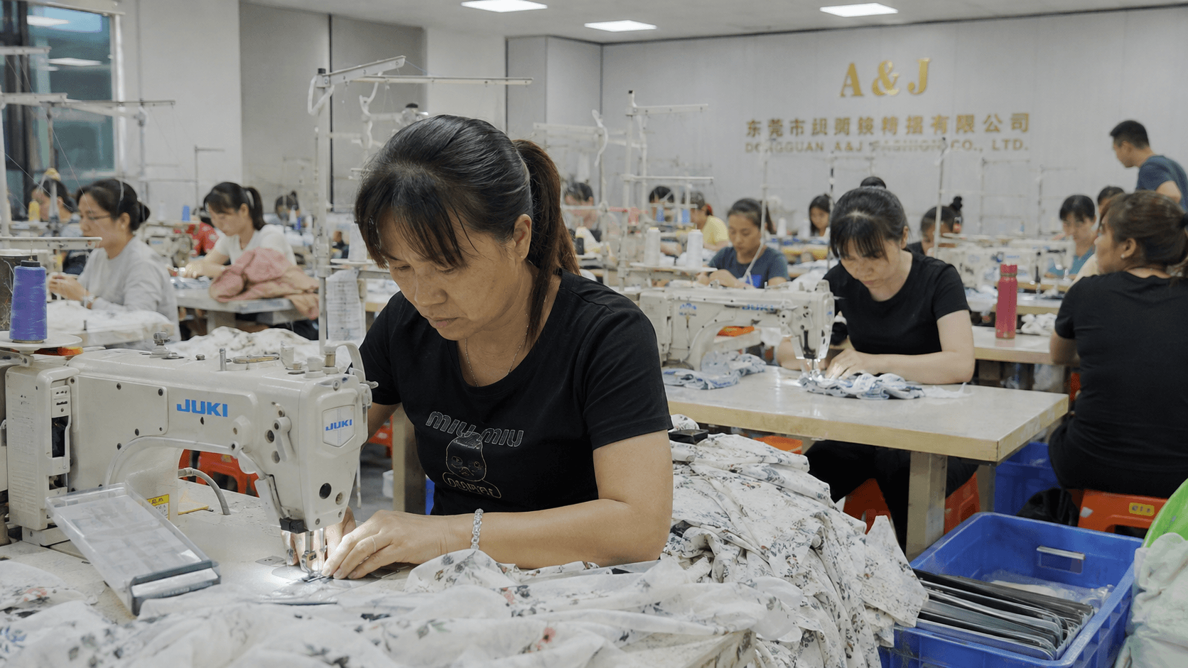 Portugal wholesale womens clothing manufacturer production floor in Dongguan running a 50-piece order